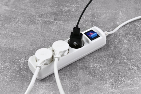 Surge Protector 2E with 3 sockets and a switch 3G1.0, 5m, white