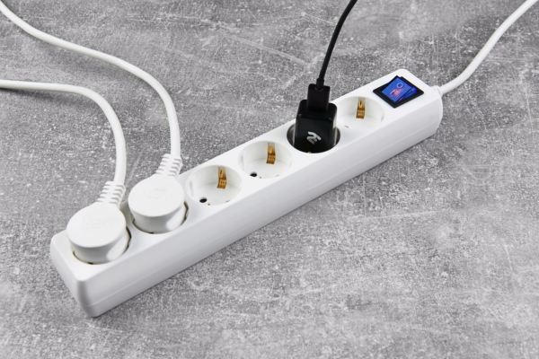 Surge Protector 2E with 6 sockets and a switch 3G1.0, 3m, white
