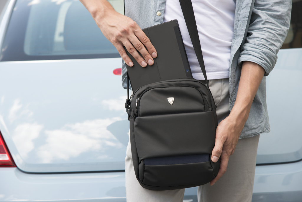 Bag 2E TBT9170BK, Urban Groove 10″, Black