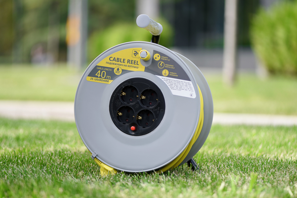 Extension Cord Reel 2E with 4XSchuko Plug, IP20, 3Gx1.5mm, 40 m