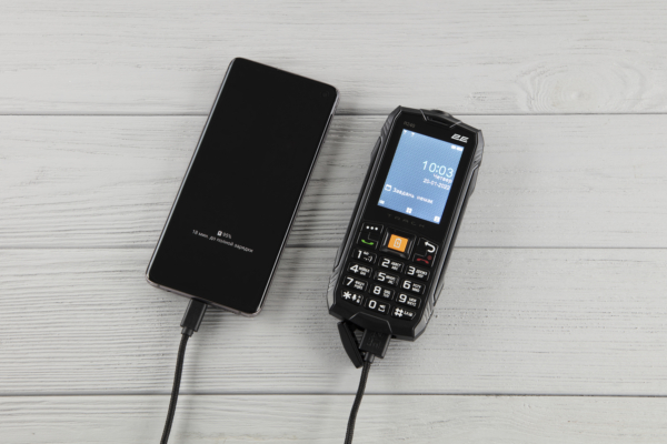 2E Мобільний телефон R240 2020 2SIM Black