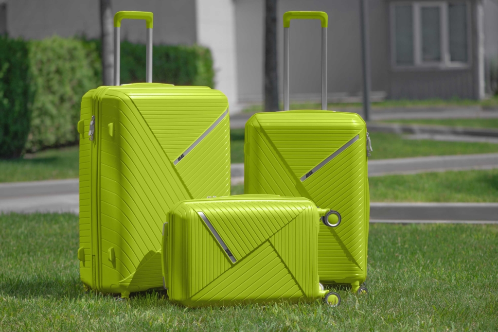 2E Plastic Suitcase, SIGMA, M, 4 Wheels, Apple Green