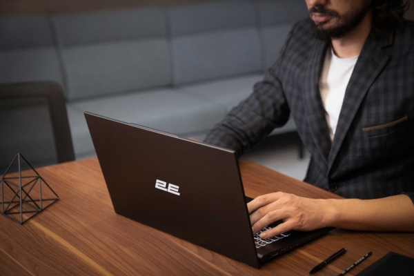 2E Laptop Complex Pro 17 17.3″ NS70PU-17UA32
