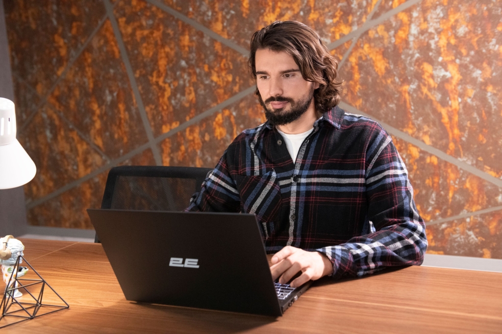 2E Ноутбук Rational 15 15.6FHD IPS AG/Intel i3-1115G4/8/512F/ODD/int/DOS