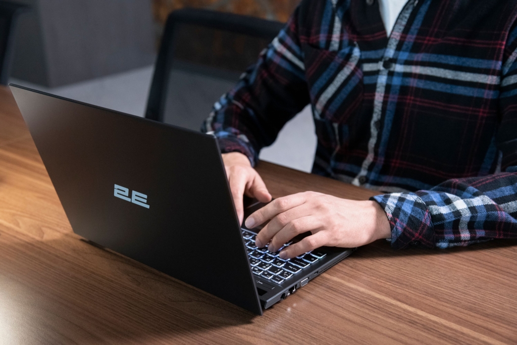 2E Ноутбук Rational 15 15.6FHD IPS AG/Intel i3-1115G4/8/512F/ODD/int/DOS