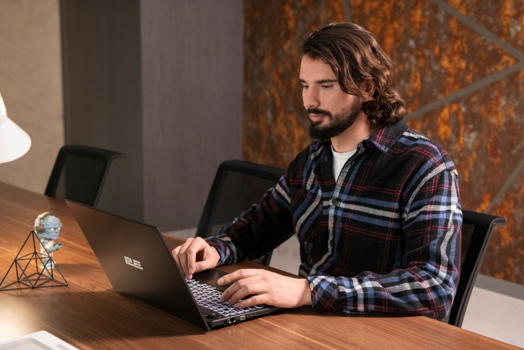 2E Ноутбук Rational 15 15.6FHD IPS AG/Intel i3-1115G4/8/512F/ODD/int/DOS