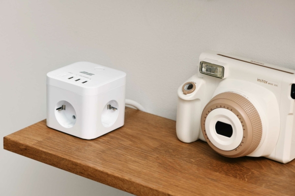 Power adapter 2E 3XSchuko with switch, 1.5m, white
