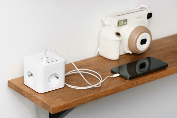 Power adapter 2E 3XSchuko with switch, 1.5m, white