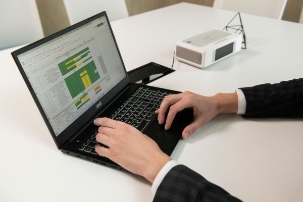 2E Laptop Imaginary 15 15.6″ NL50MU-15UA54