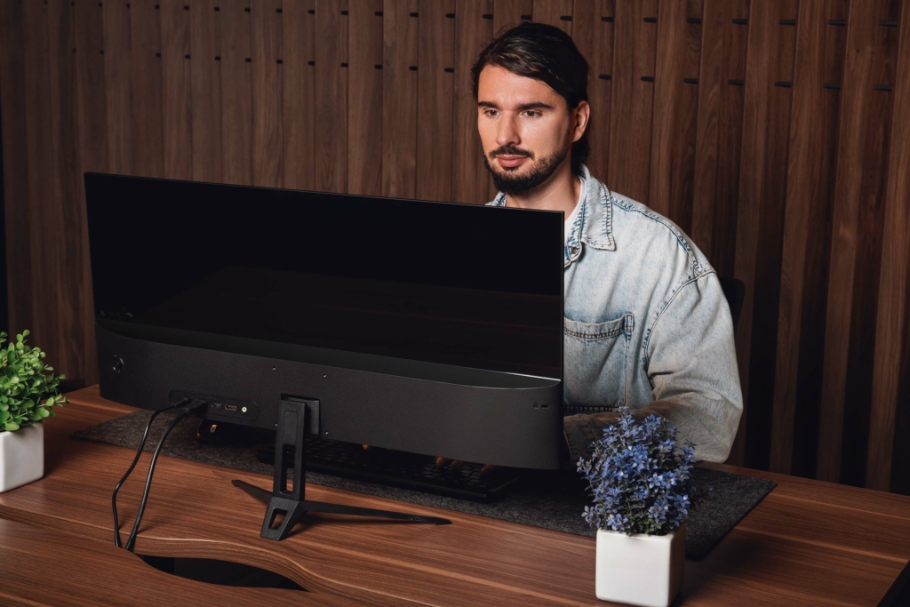 Monitor 2E D2923B Black