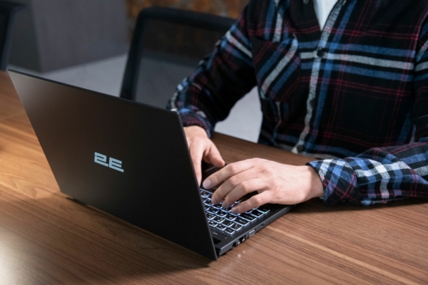 2E Laptop Rational 15 15.6″ NJ50MU-15UA31