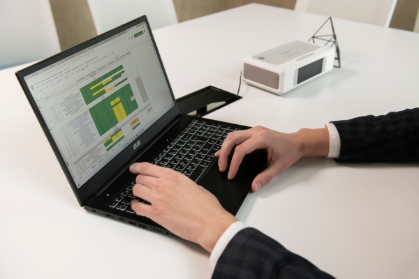 2E Laptop Imaginary 15.6″ NL57AU-15UA21-W11EDU6