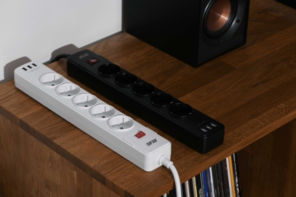 Power strip with surge protector 2E 5xType F, 3×1.5mm2, 16A, 3xUSB-A, 2m, white