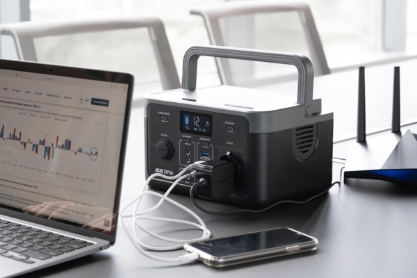 Portable Power Station 2E Diya Output Power 300W Battery capacity 320Wh, Fast Charging