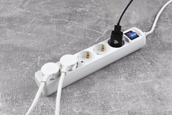 2E Power Strip 5хType F, 3х1.5mm2, 16A, 3m, white
