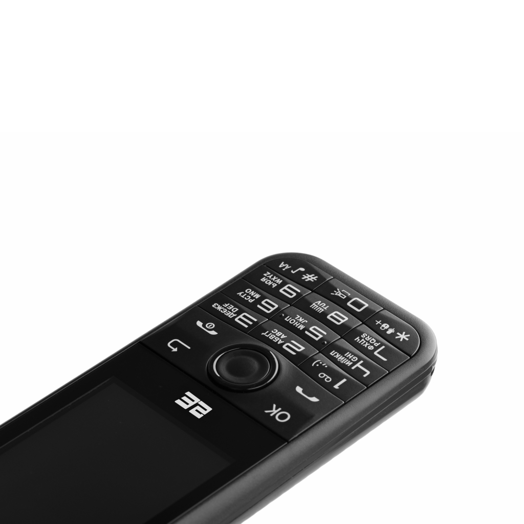 Мобільний телефон 2E E240 2022 2.4″ 2SIM, 1000мА•год, чорний