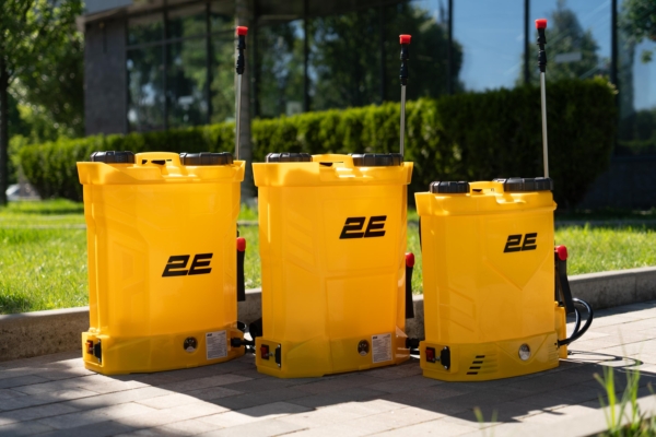 2E Battery sprayer AquaSpray 18LR 18l 12V 1x8Ah 4.5bar 2.9l/min voltmeter 5kg