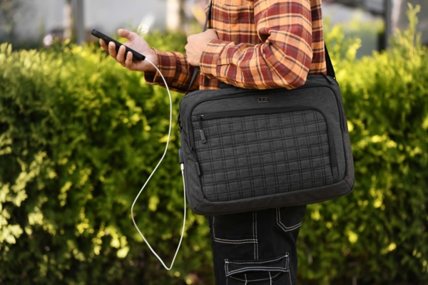 2E Laptop Bag 16″, CrossSquares, Black