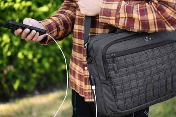 2E Laptop Bag 16″, CrossSquares, Black