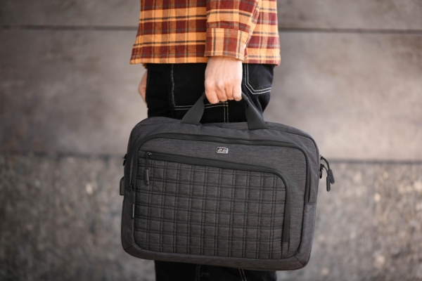 2E Laptop Bag 16″, CrossSquares, Black