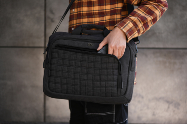 2E Laptop Bag 16″, CrossSquares, Black