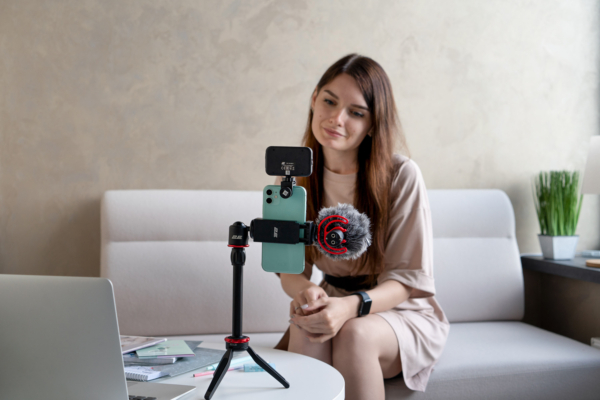 Микрофон с триподом для мобильных устройств 2Е MM011 Vlog KIT, 3.5mm