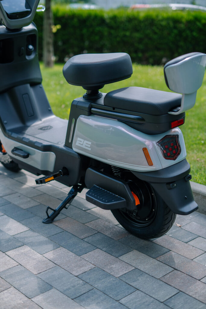 Electric scooter  2E FY70, grey
