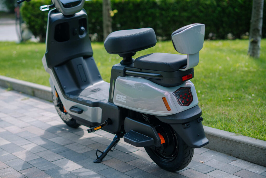 Electric scooter  2E FY70, grey
