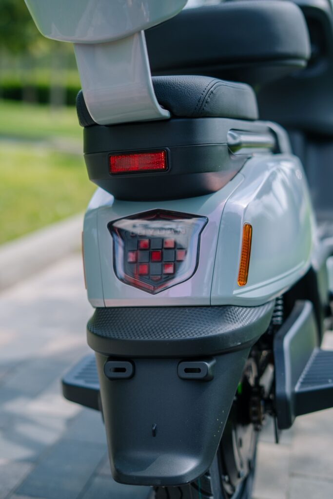 Electric scooter  2E FY70, grey