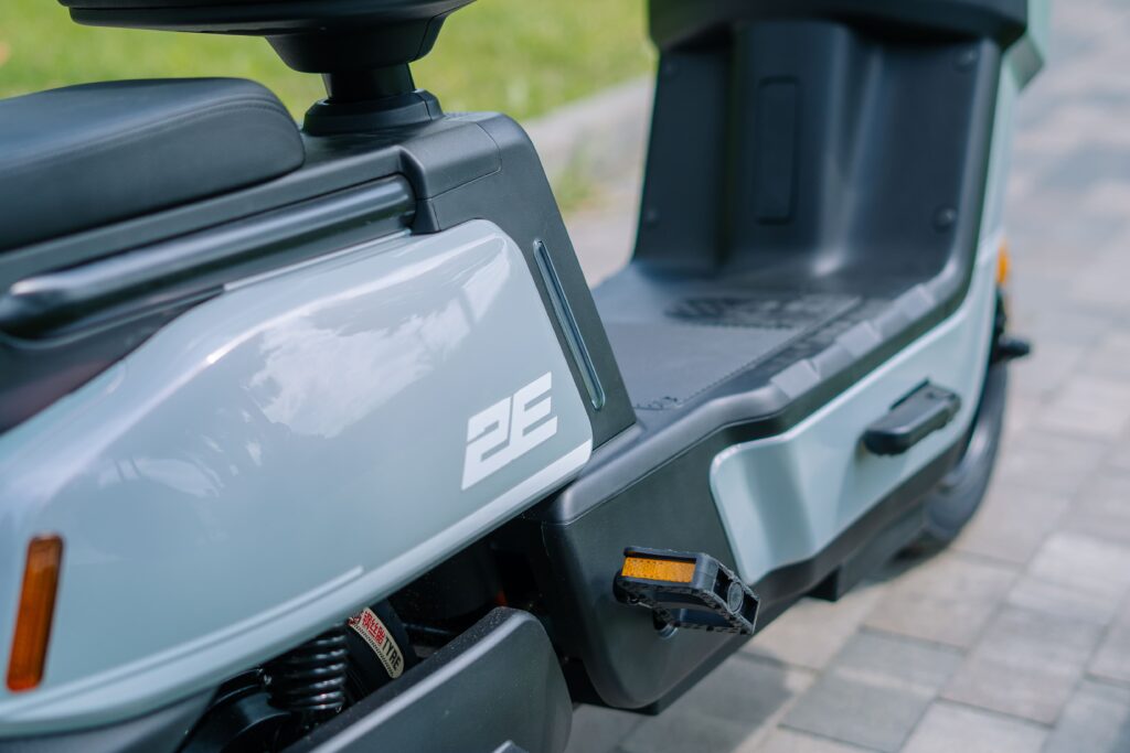 Electric scooter  2E FY70, grey