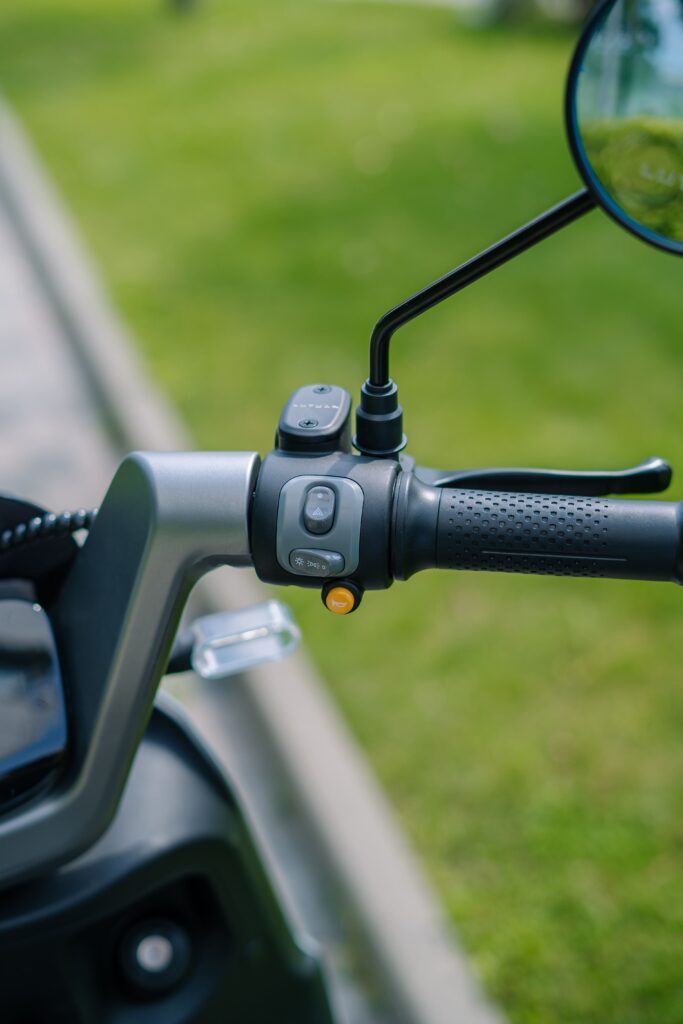 Electric scooter  2E FY70, grey
