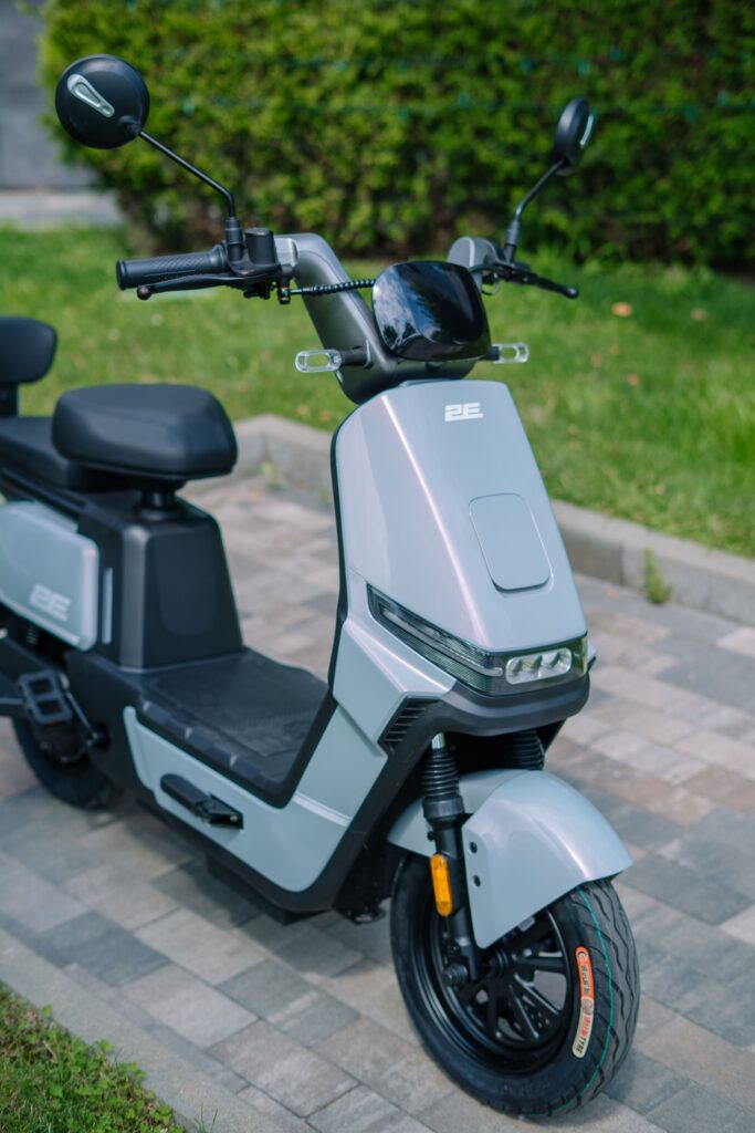 Electric scooter  2E FY70, grey