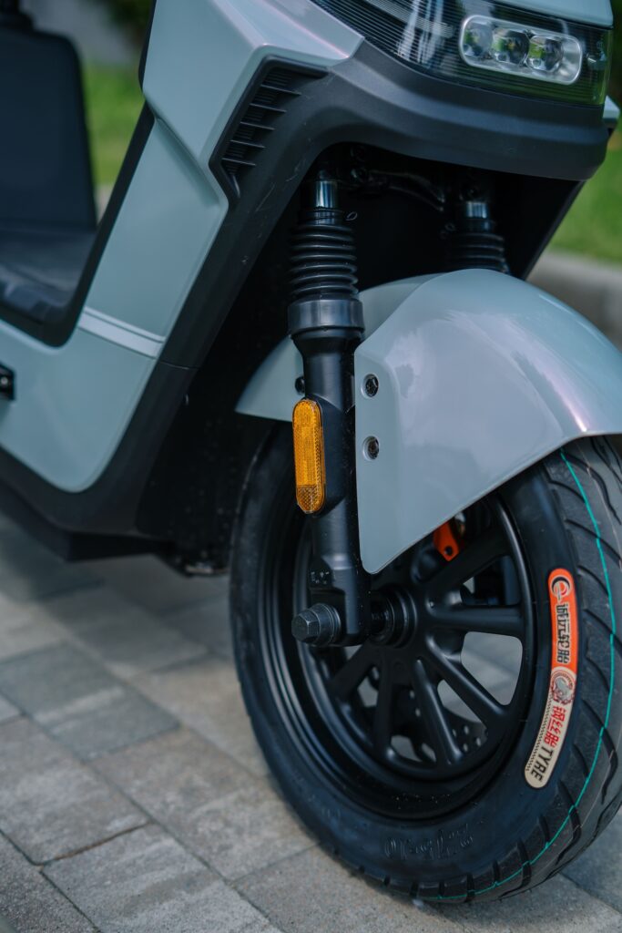 Electric scooter  2E FY70, grey