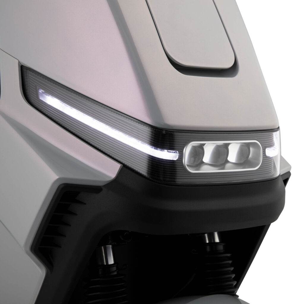 Electric scooter  2E FY70, grey