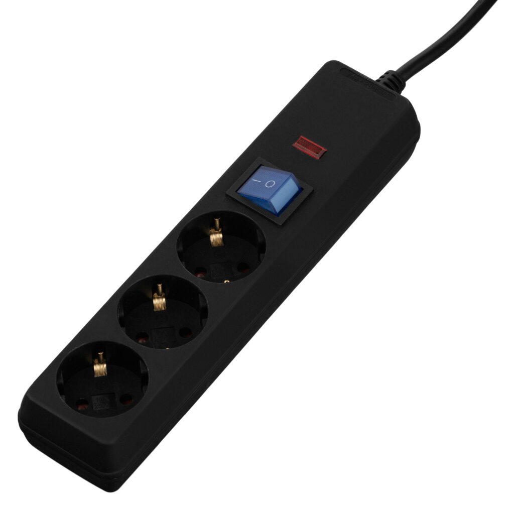 2E power strip 3xType F, 1xC14, 3x1mm sq, 10A, 1m, black