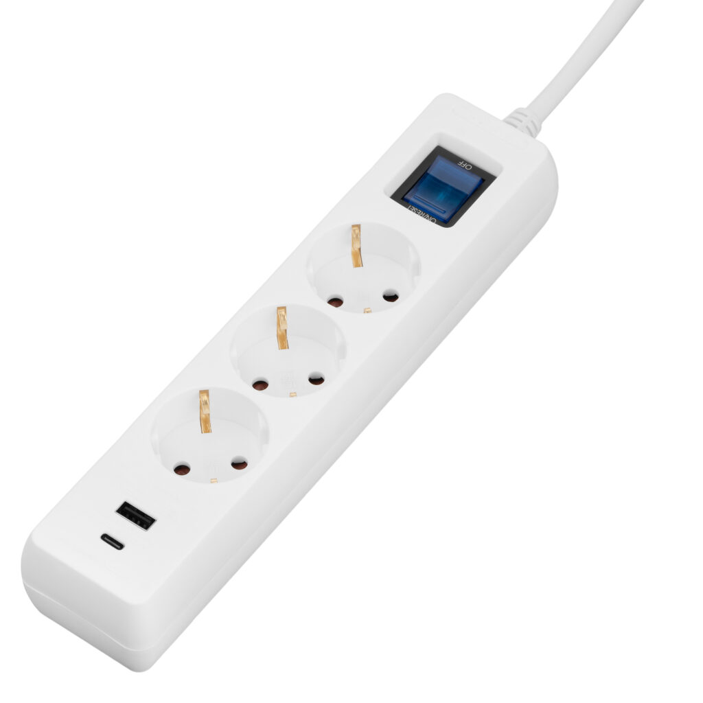 Подовжувач-фільтр мережевий 2E 3xТип F, 3×1.5мм кв, 16A, 1xUSB-A, 1xUSB-C, з захистом від перенапруги, 3м, білий