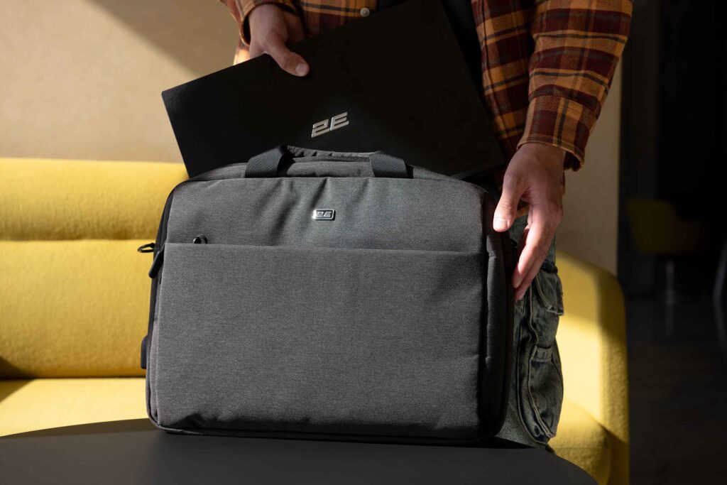 Ноутбук 2E Imaginary 15.6″ FHD IPS AG, Intel i3-1215U, 8GB, F256GB, UMA, Win11, Чорний