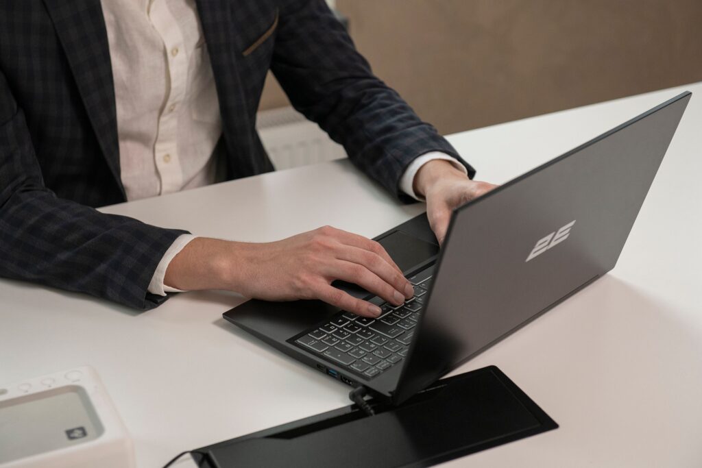 Ноутбук 2E Imaginary 15.6″ FHD IPS AG, Intel i3-1215U, 8GB, F256GB, UMA, Win11, Чорний