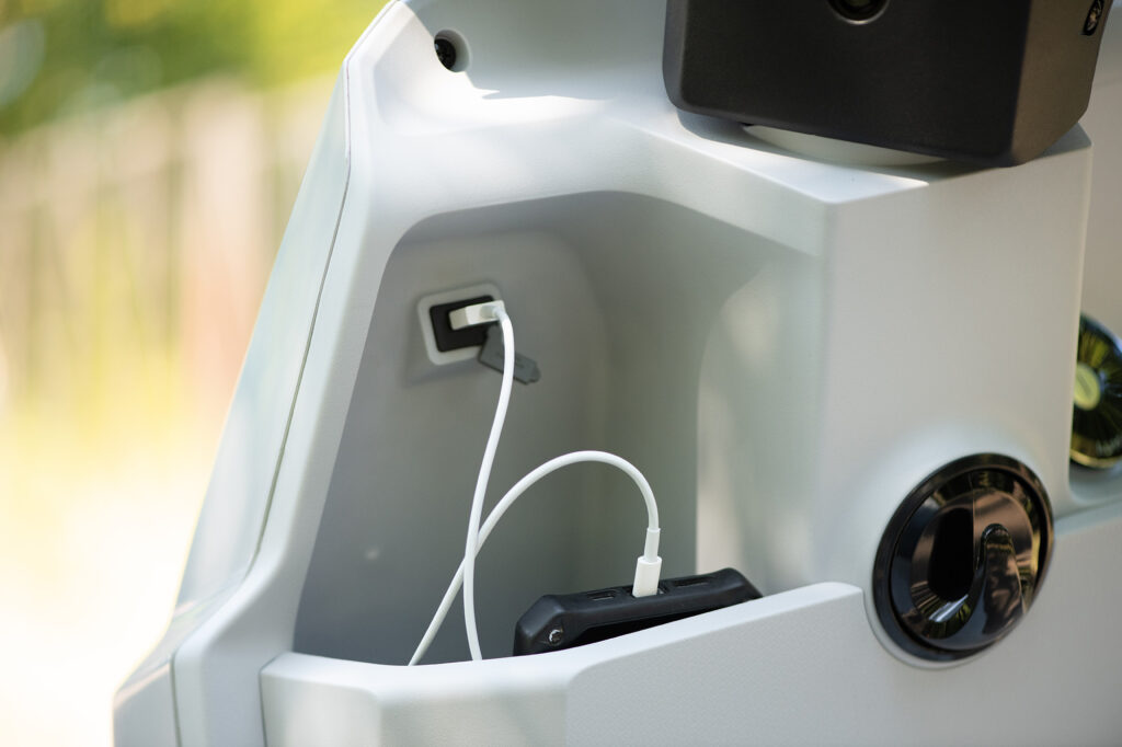 Electric scooter 2E S90, white