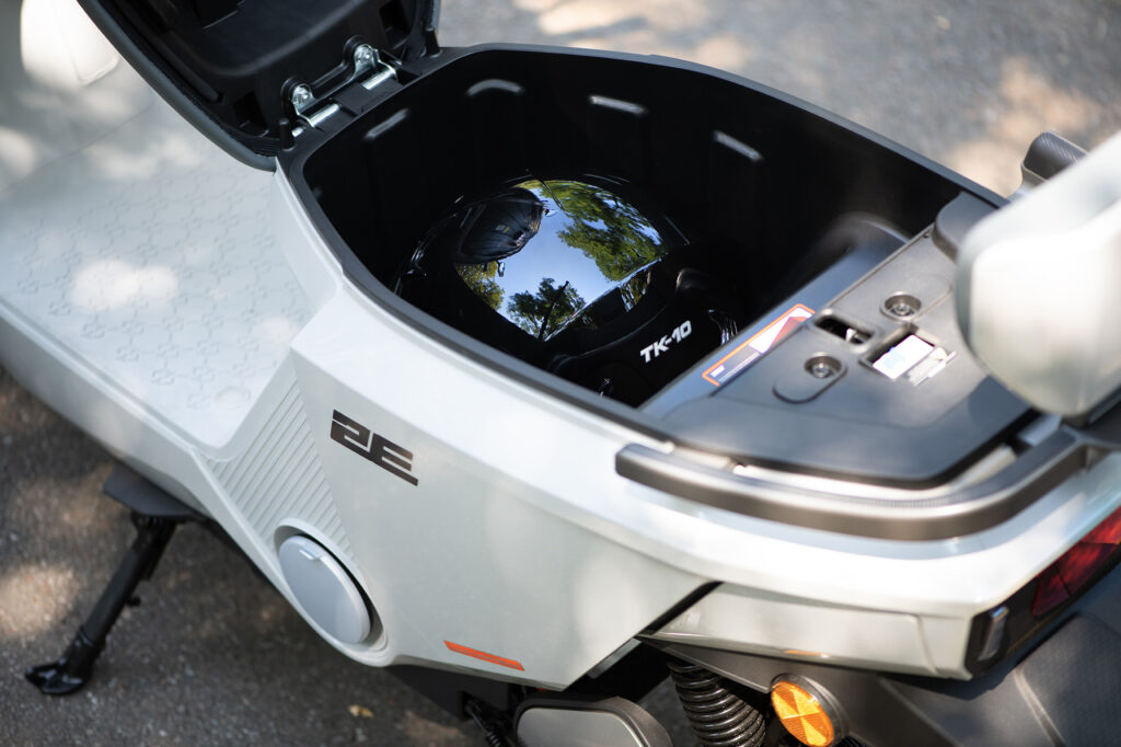 Electric scooter 2E S90, white