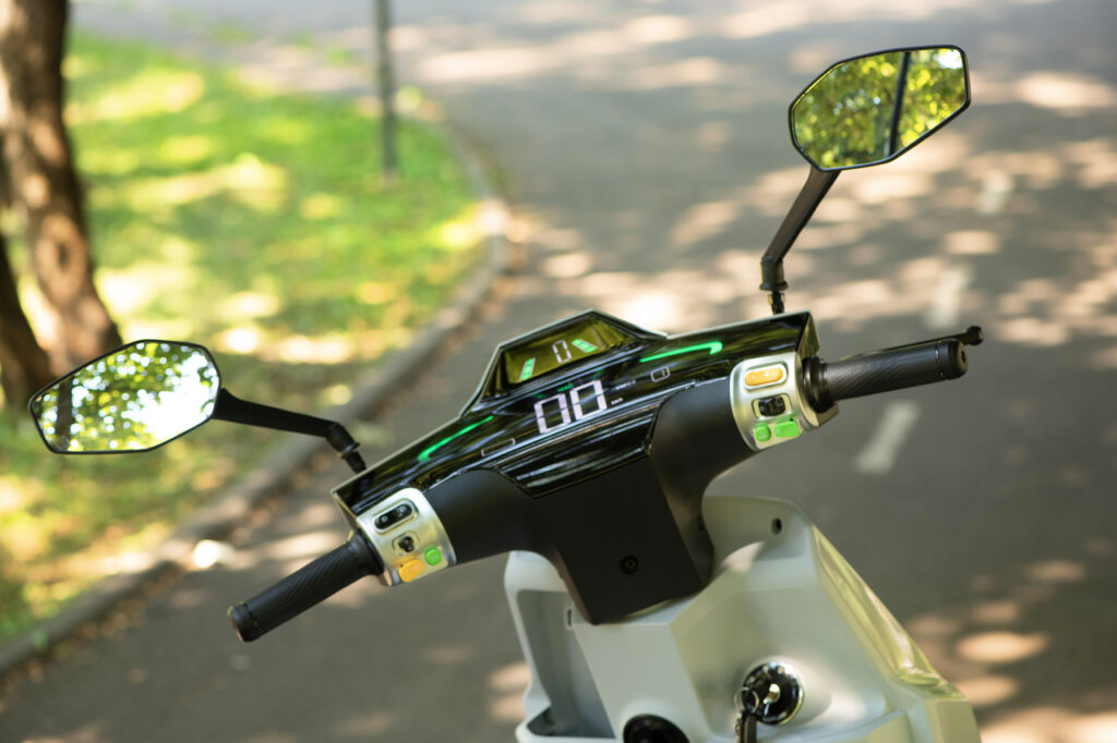 Electric scooter 2E S90, white
