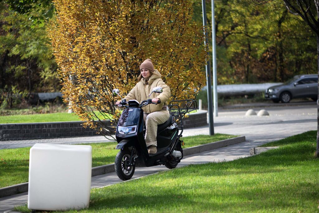 Electric scooter 2E MB5, black