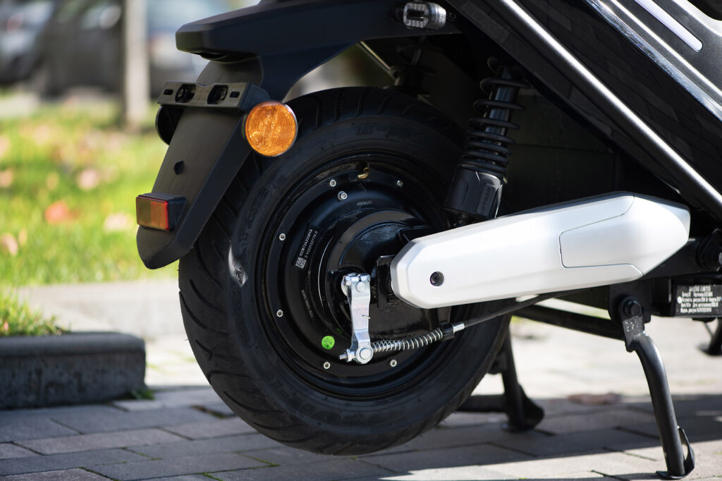 Electric scooter 2E MB5, black
