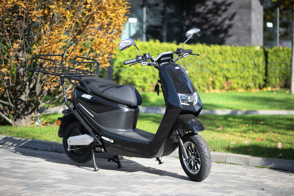 Electric scooter 2E MB5, black