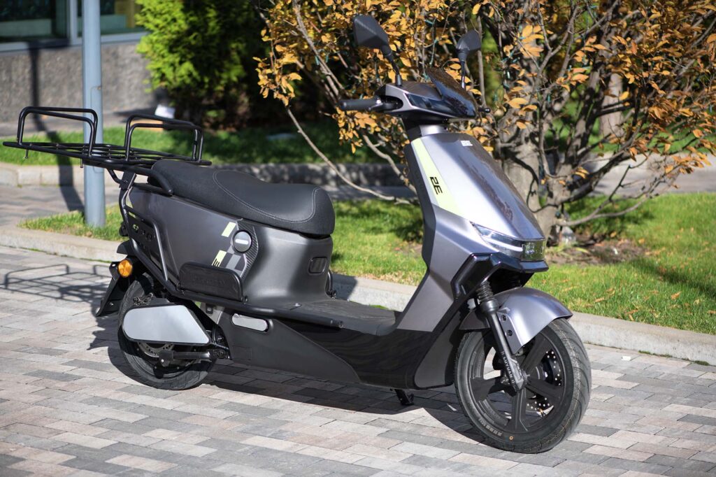 Electric scooter 2E S70, grey