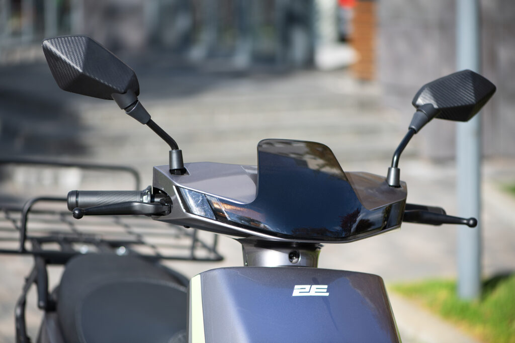 Electric scooter 2E S70, grey
