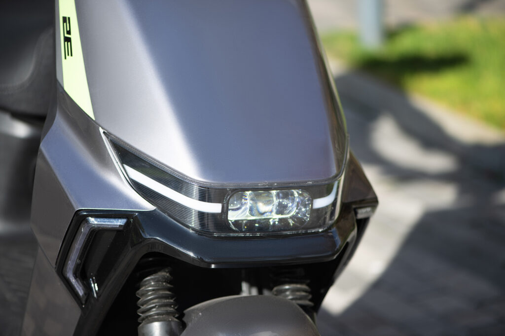 Electric scooter 2E S70, grey