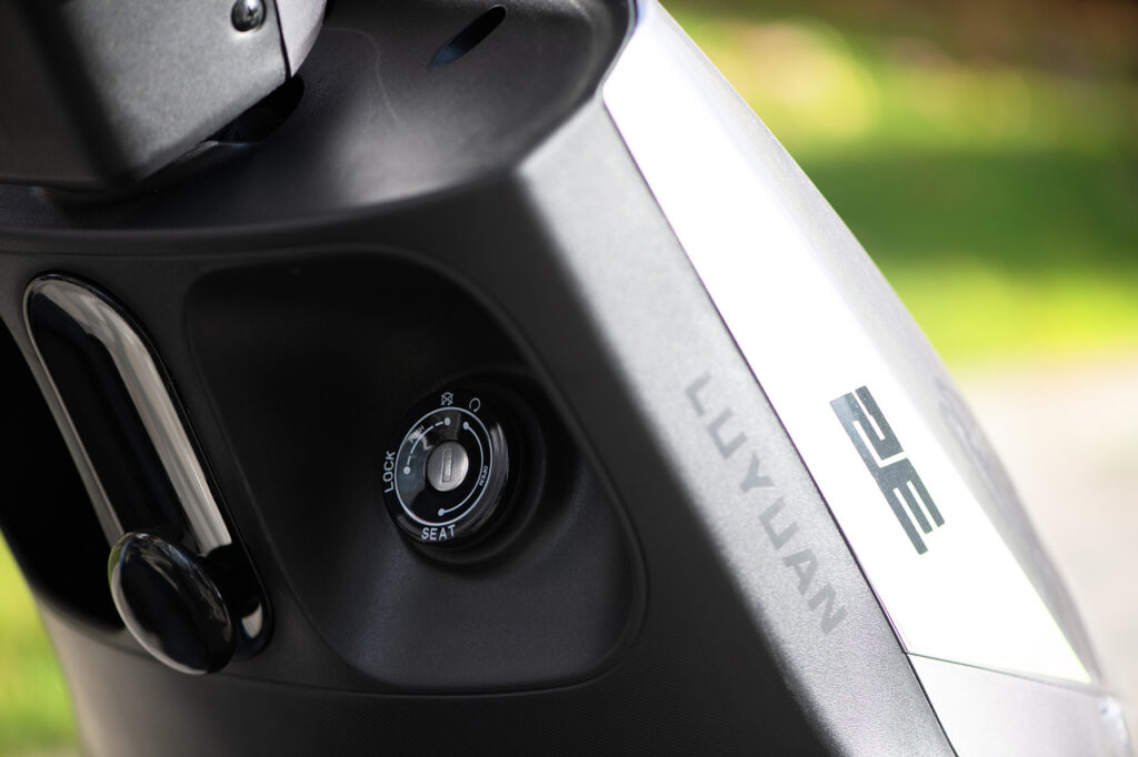 Electric scooter 2E S70, grey